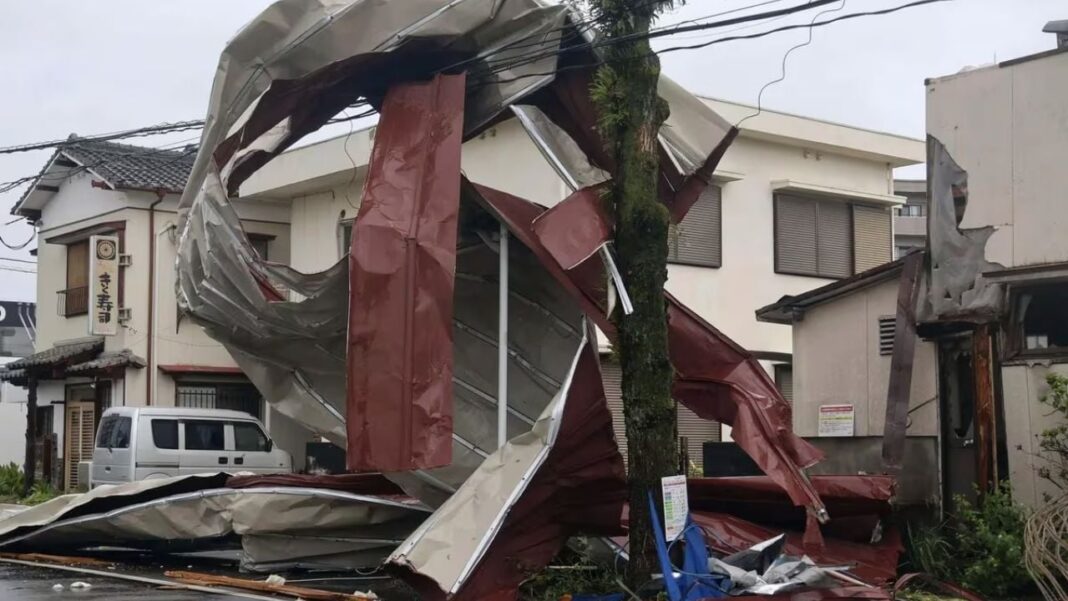 japon:-el-huracan-shanshan-deja-destrozos,-muertos-y-heridos-tras-su-paso