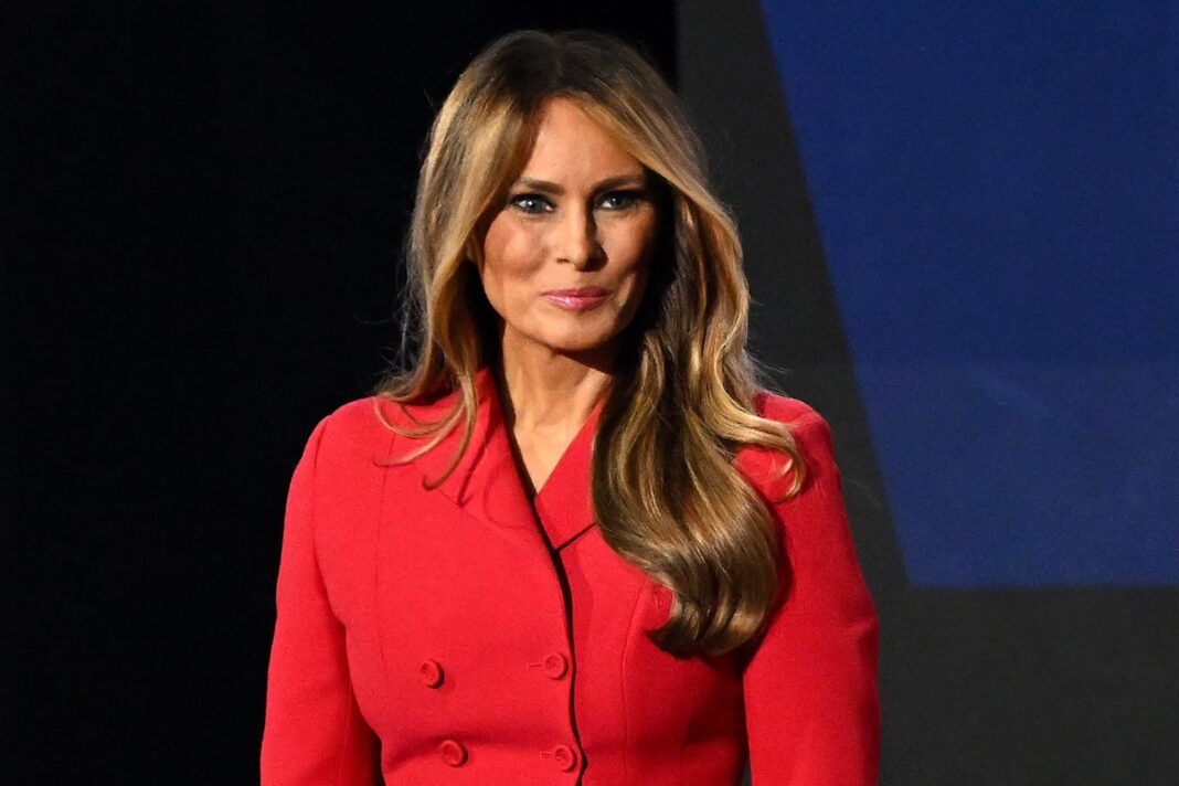 melania-trump-defiende-su-trabajo-como-modelo-de-desnudos-en-su-campana-para-promocionar-sus-memorias