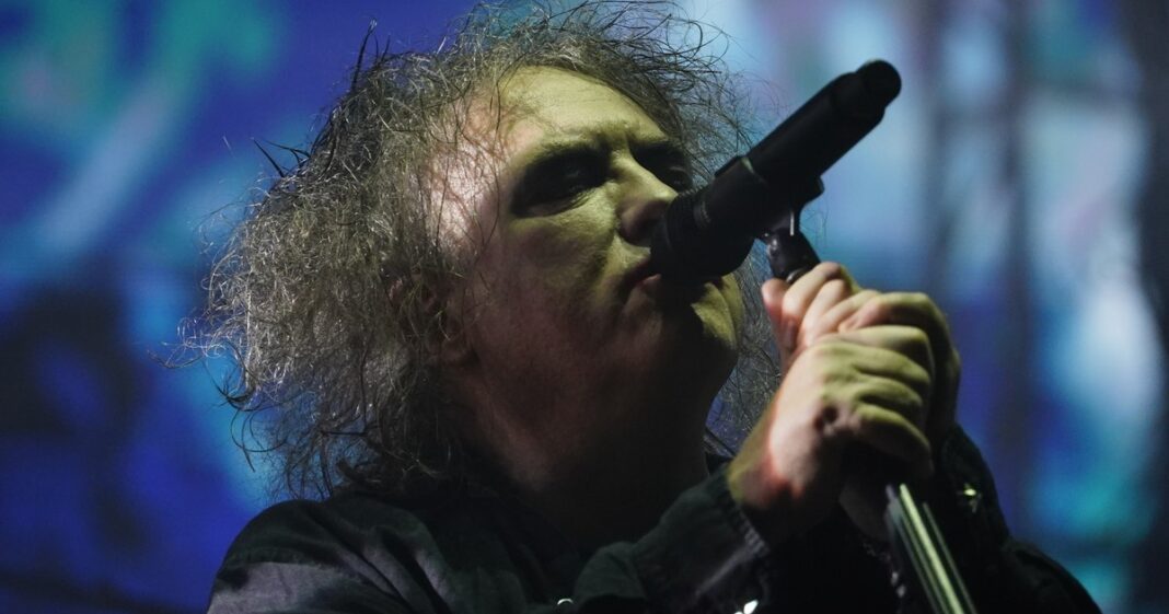 the-cure-lanzo-una-cancion-nueva-por-primera-vez-en-16-anos,-y-la-voz-de-robert-smith-suena-mas-deprimente-que-nunca