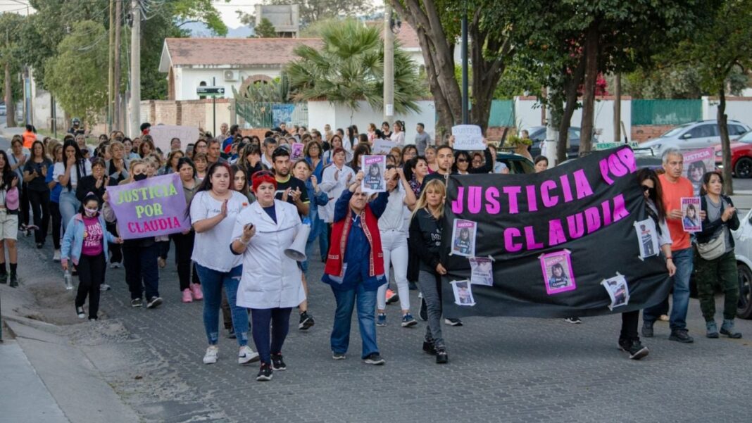 marcharon-en-valle-viejo-pidiendo-justicia-por-claudia-leguizamon