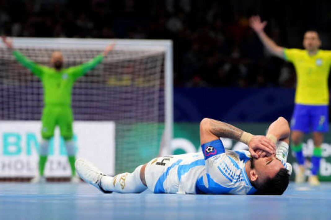 argentina-vs.-brasil,-en-vivo:-el-minuto-a-minuto-de-la-gran-final-de-la-copa-del-mundo-de-futsal