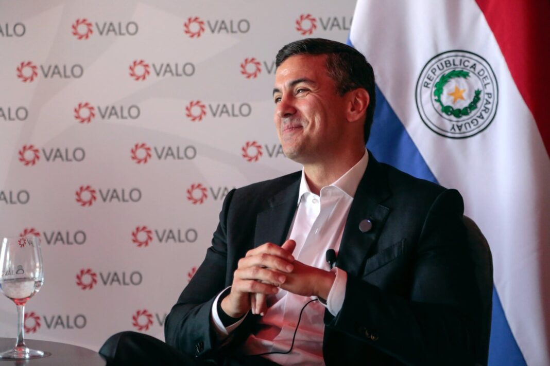 le-sobran-dolares:-el-presidente-de-paraguay-viajo-a-mar-del-plata-a-seducir-a-los-empresarios-locales-de-invertir